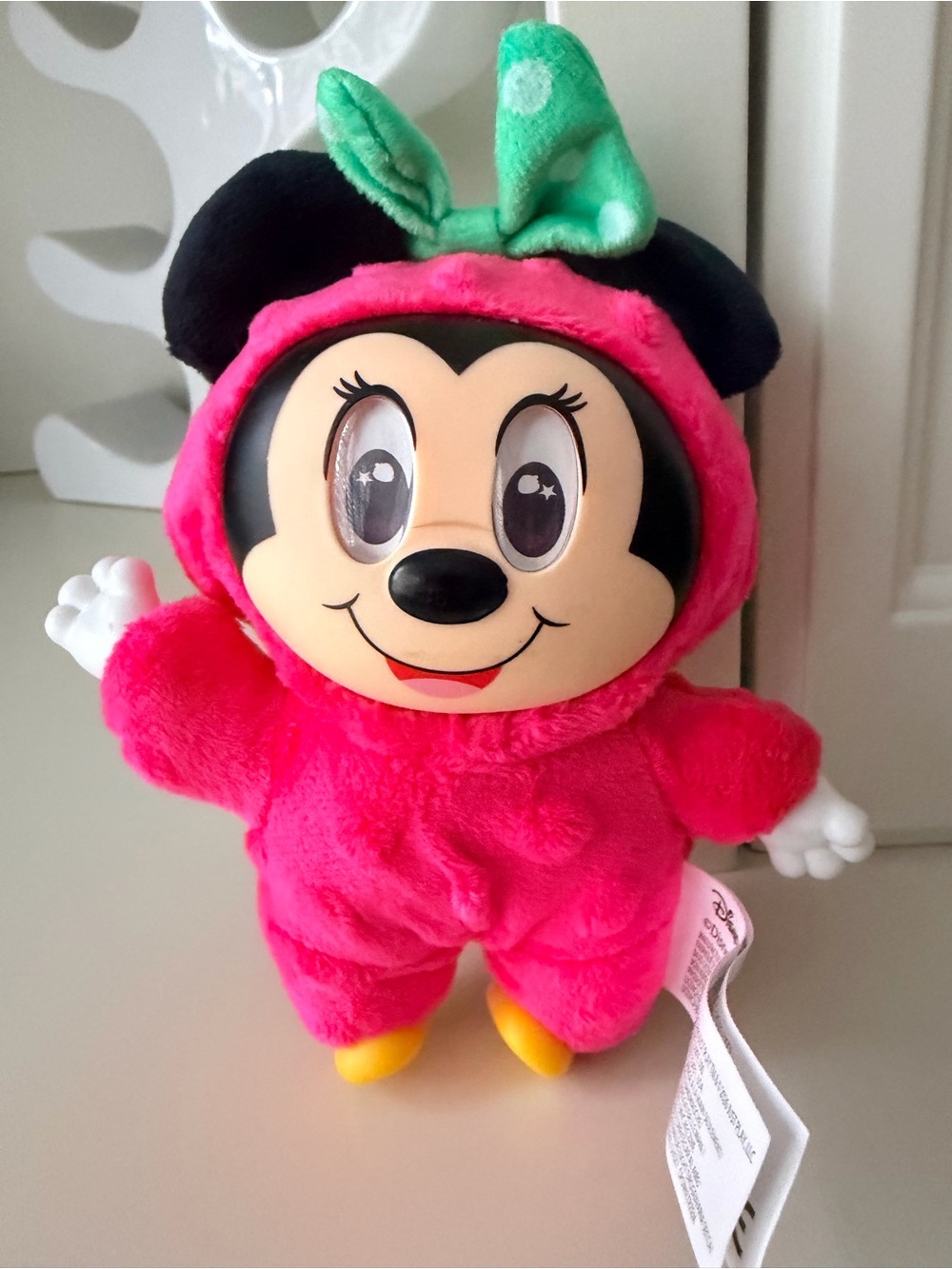 DISNEY Fresh Picked Vinyl Plush Blind Box Minnie Mouse Pink Strawberry Bag Charm